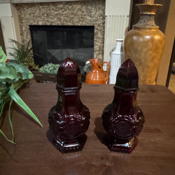 15 Piece Ruby Red Glass Avon Set. No chips. - Picture 4 of 9